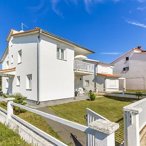 Apartment Alba, Fažana
